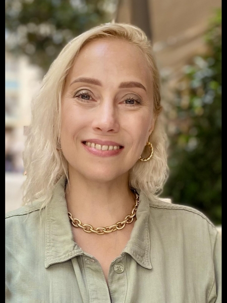 Elena (Paris) / Réf. 91018 / Adhérente Agence Amélie