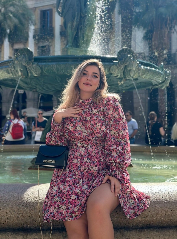 Polina (Barcelone), belle femme en Espagne, disponible pour une rencontre
